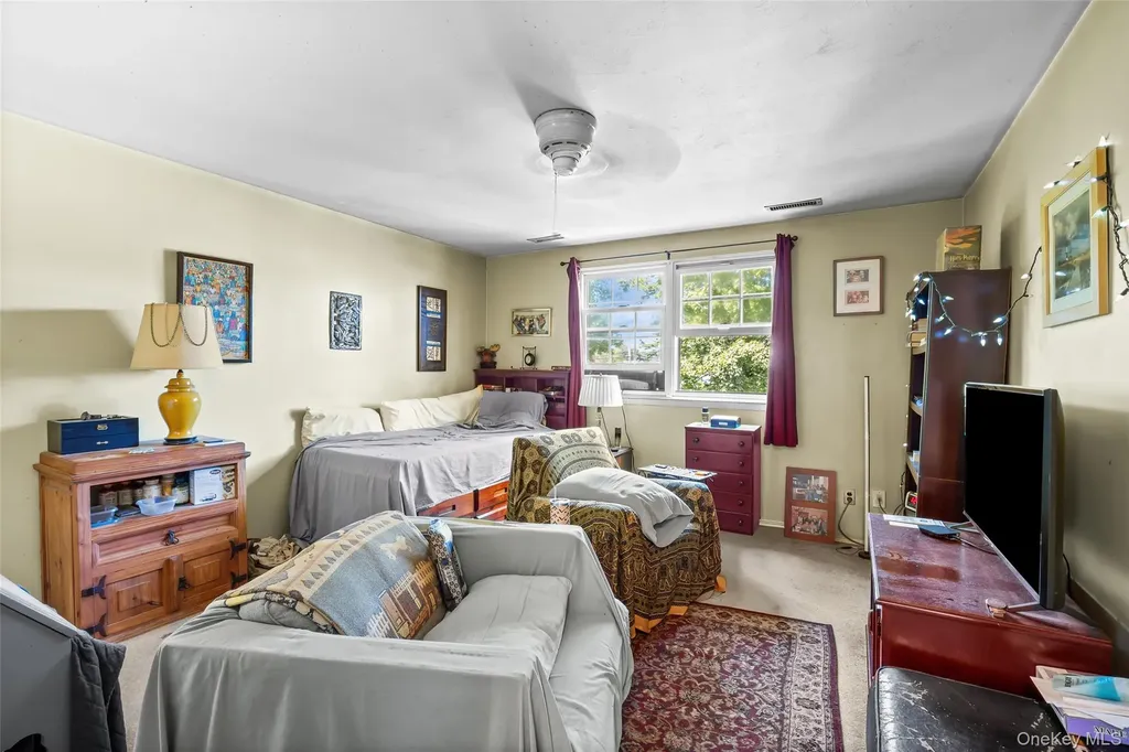 7 Sutton Place Islip NY 11751