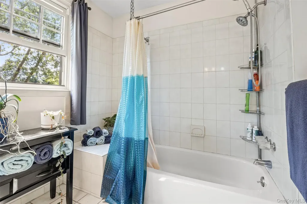 7 Sutton Place Islip NY 11751