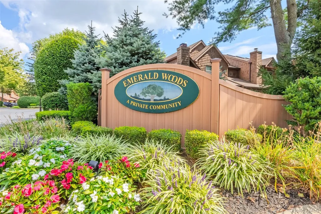7 Sutton Place Islip NY 11751