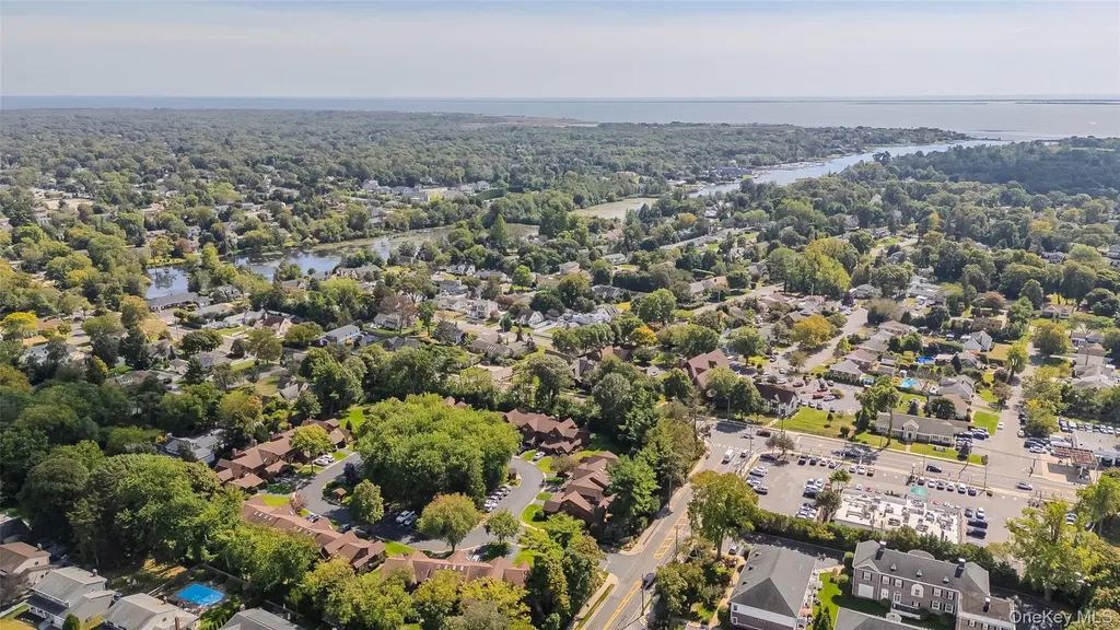 7 Sutton Place Islip NY 11751