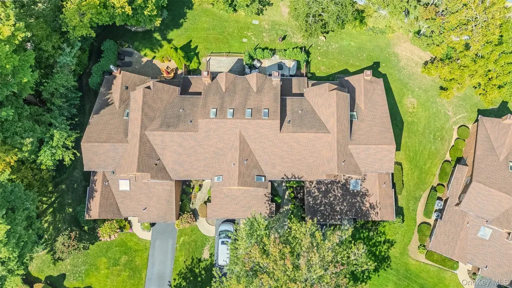 7 Sutton Place Islip NY 11751