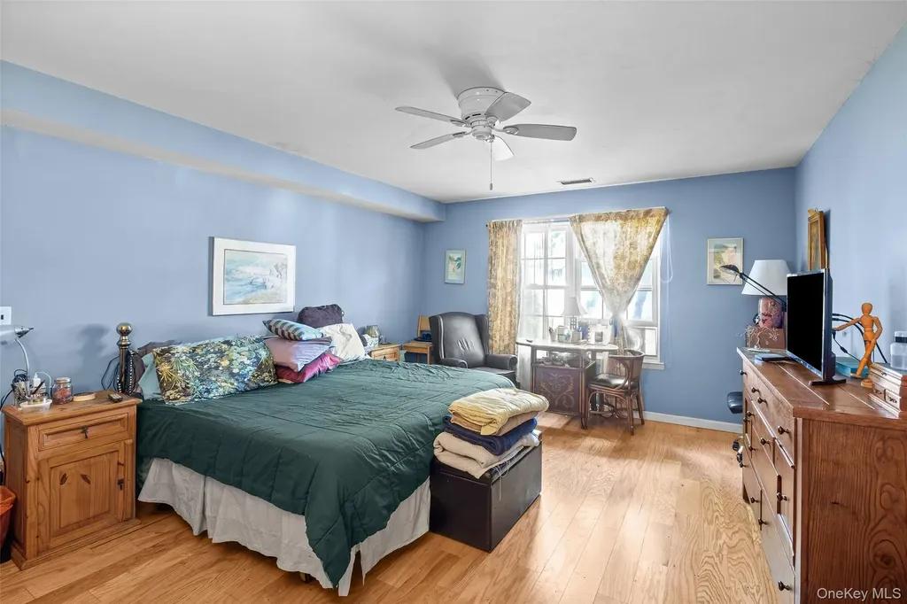 7 Sutton Place Islip NY 11751