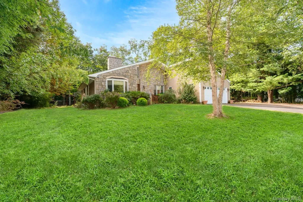 8 Sunset Lane E Miller Place NY 11764