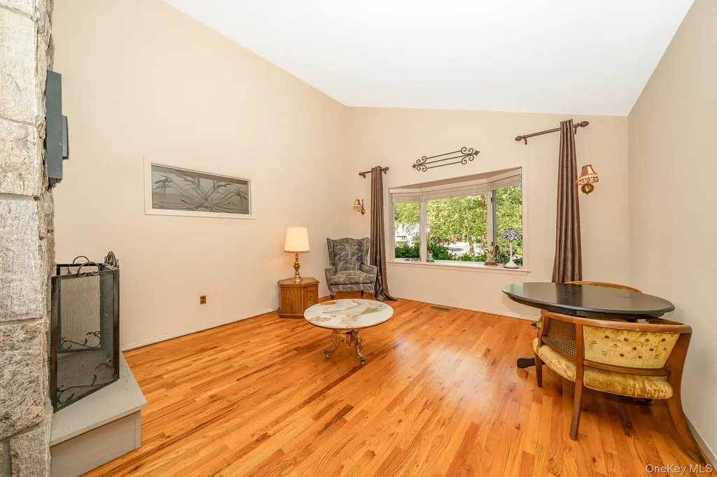 8 Sunset Lane E Miller Place NY 11764