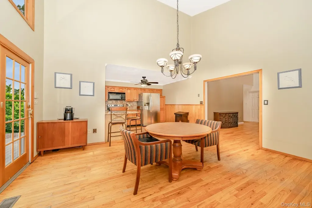 8 Sunset Lane E Miller Place NY 11764