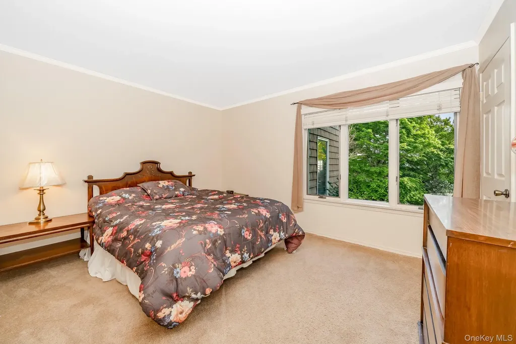 8 Sunset Lane E Miller Place NY 11764
