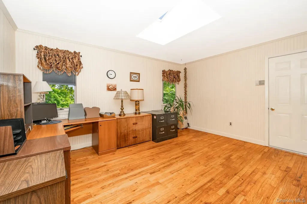 8 Sunset Lane E Miller Place NY 11764