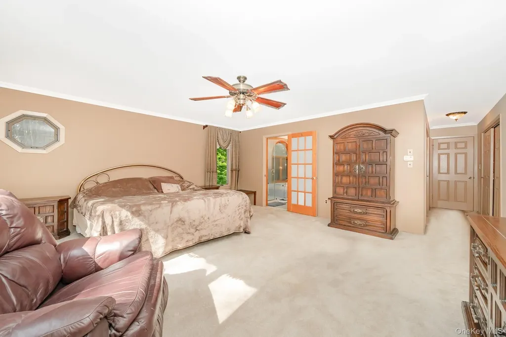 8 Sunset Lane E Miller Place NY 11764