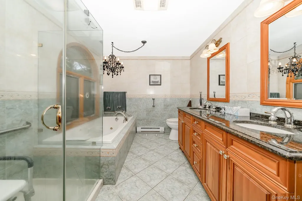 8 Sunset Lane E Miller Place NY 11764