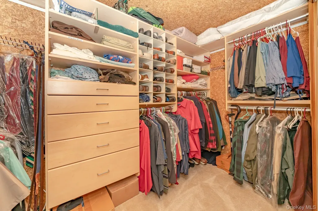 8 Sunset Lane E Miller Place NY 11764