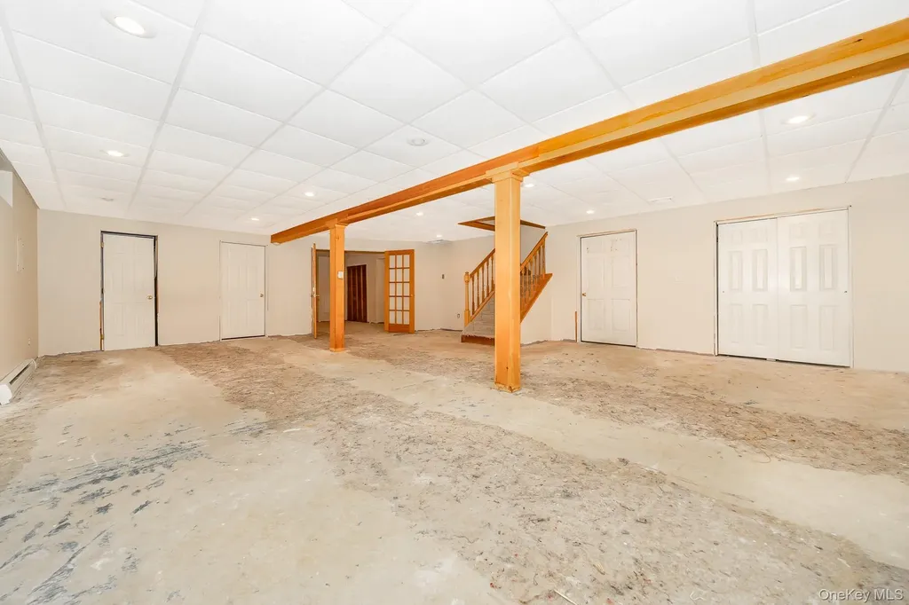 8 Sunset Lane E Miller Place NY 11764
