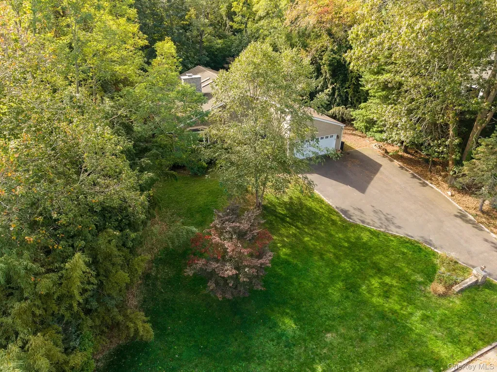 8 Sunset Lane E Miller Place NY 11764