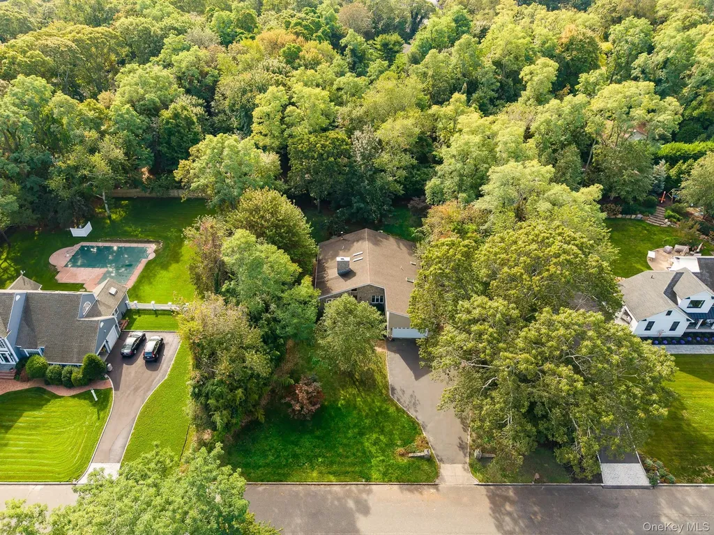 8 Sunset Lane E Miller Place NY 11764