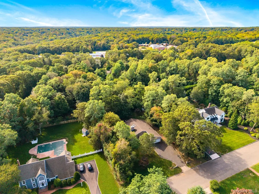 8 Sunset Lane E Miller Place NY 11764