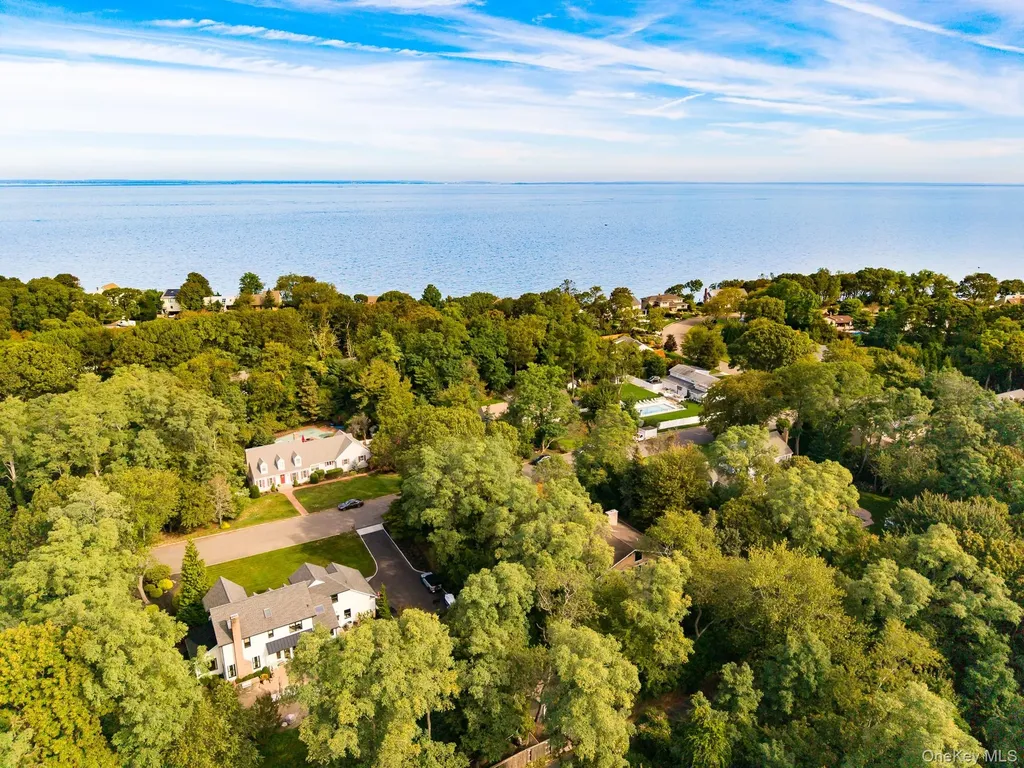 8 Sunset Lane E Miller Place NY 11764