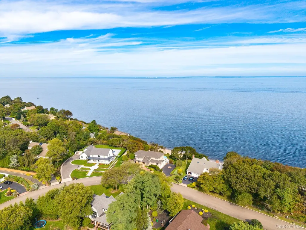 8 Sunset Lane E Miller Place NY 11764