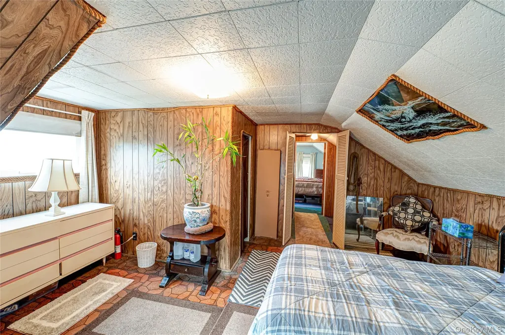 7 Bailey Avenue Babylon NY 11702