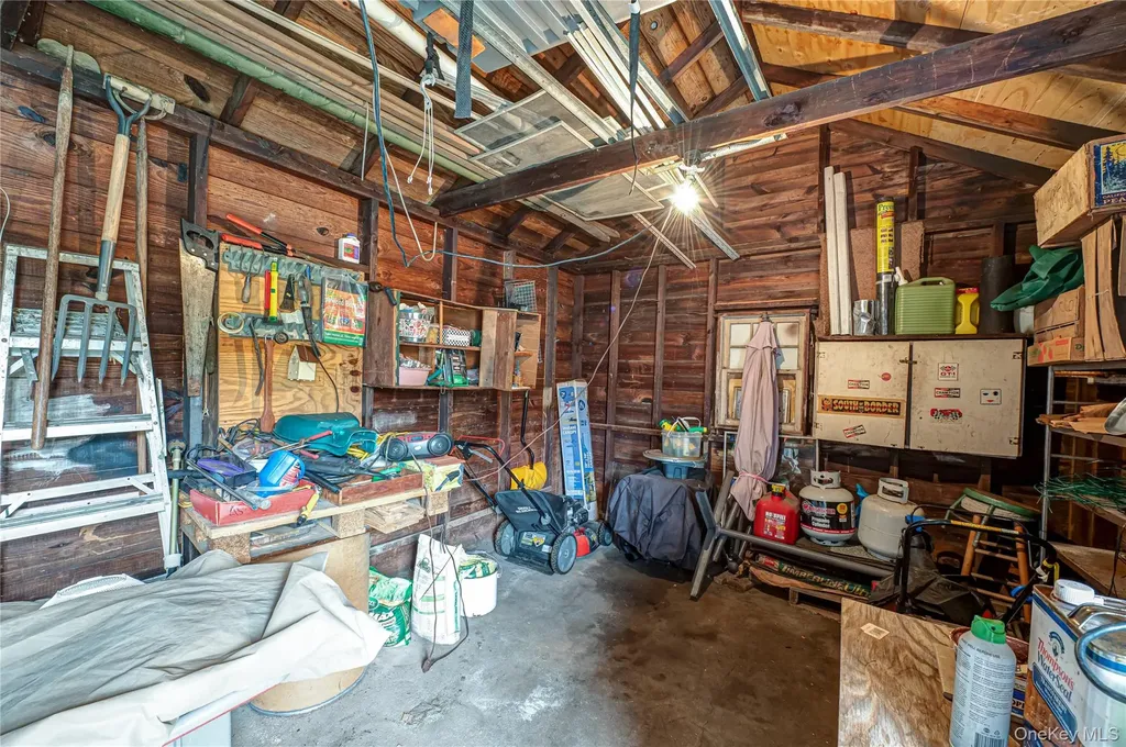 7 Bailey Avenue Babylon NY 11702