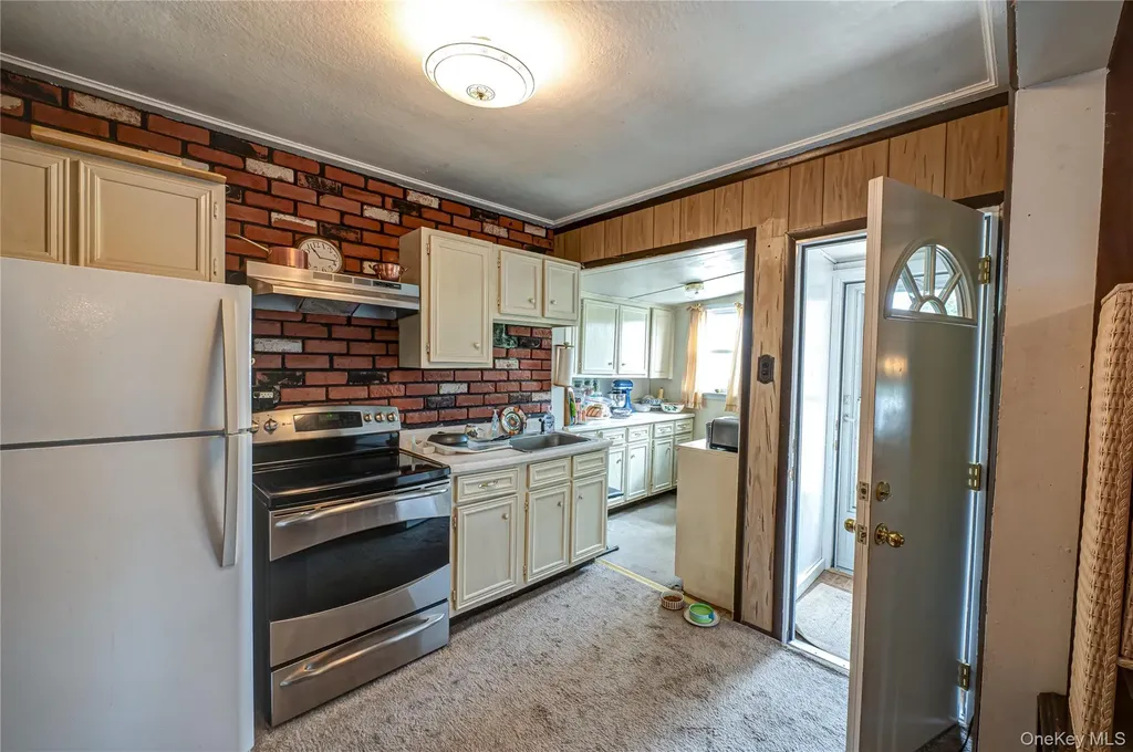 7 Bailey Avenue Babylon NY 11702