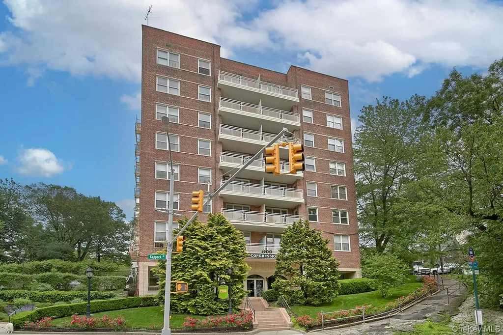 609 Kappock Street Bronx NY 10463