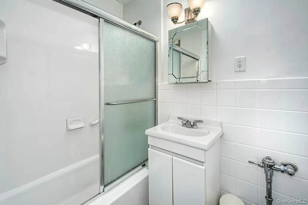 609 Kappock Street Bronx NY 10463