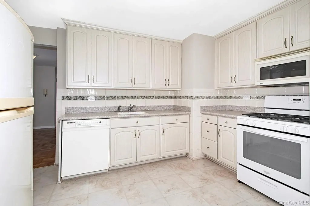 609 Kappock Street Bronx NY 10463