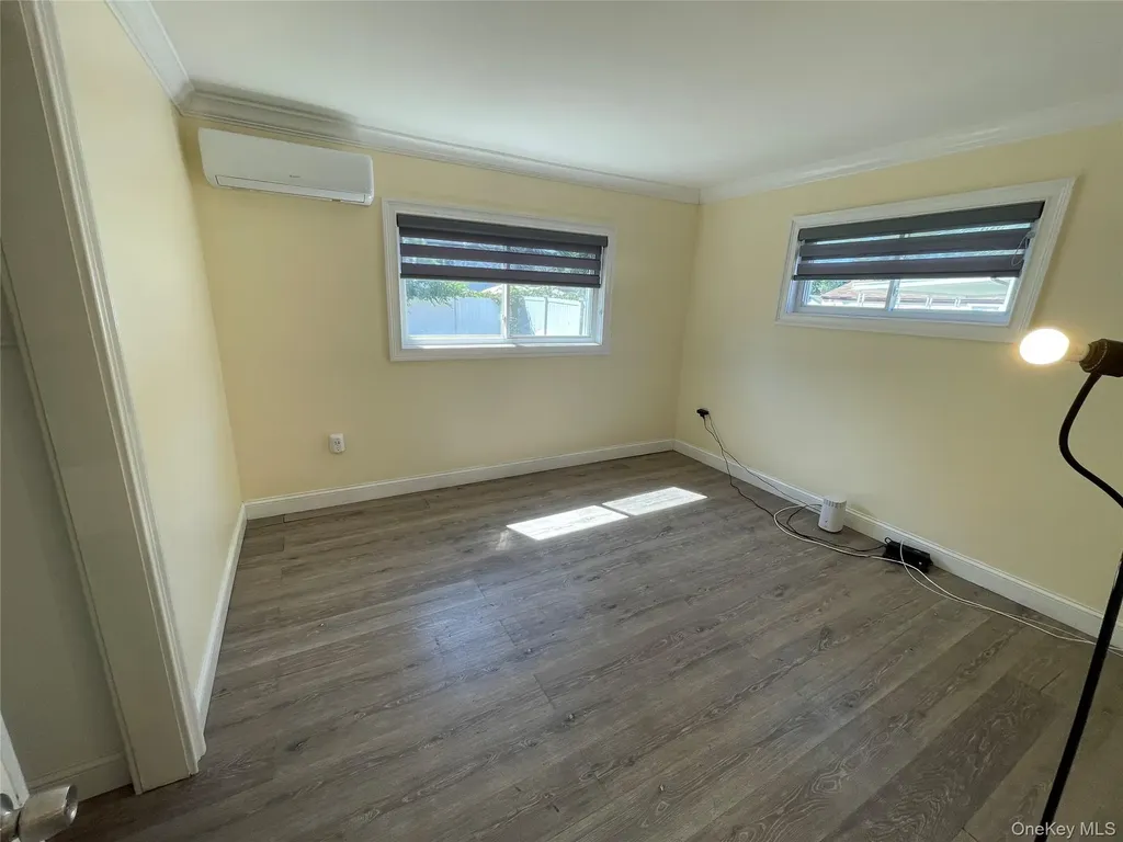 14 Glen Lane Copiague NY 11726