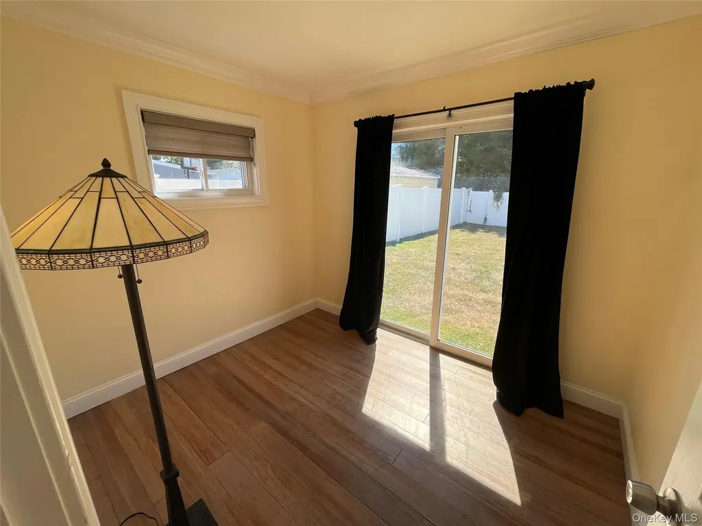 14 Glen Lane Copiague NY 11726