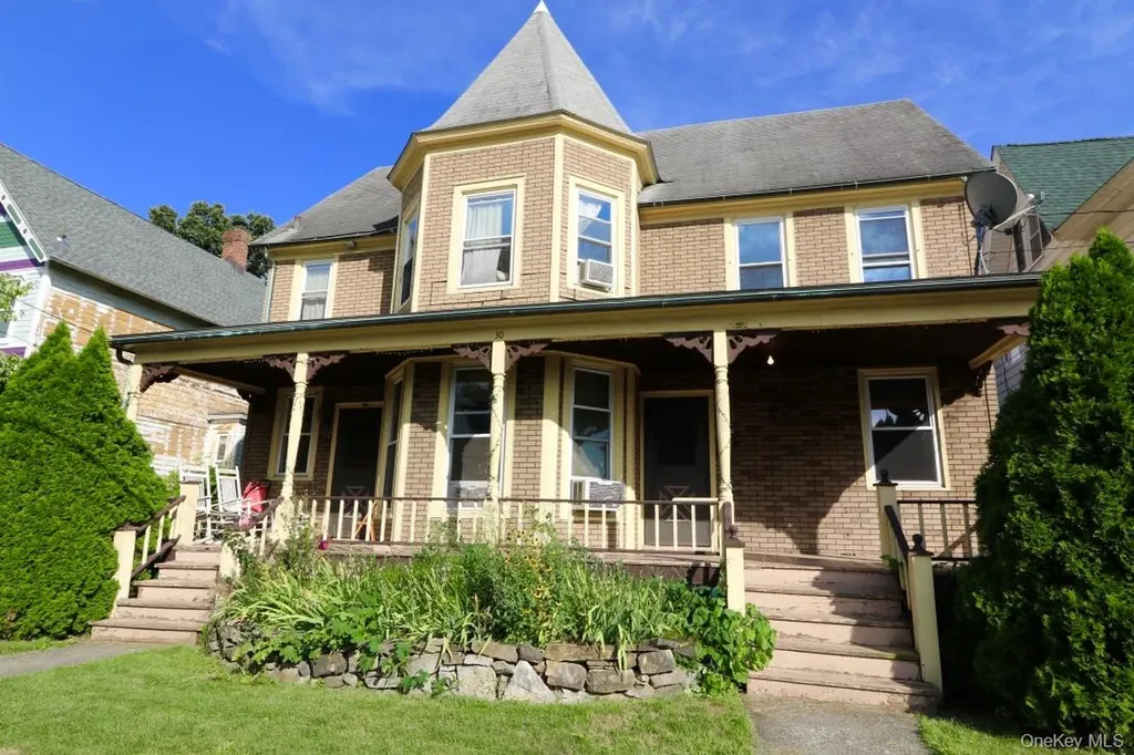 30 Willow Street Beacon NY 12508
