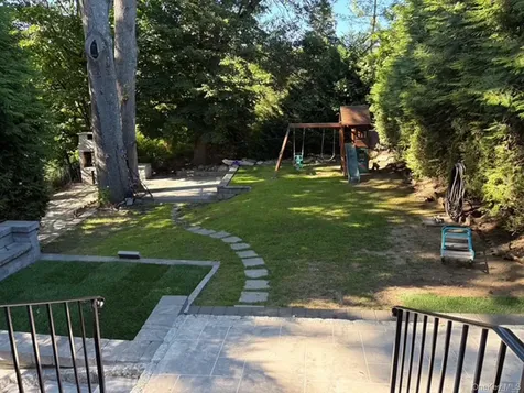 154 North Road White Plains NY 10603