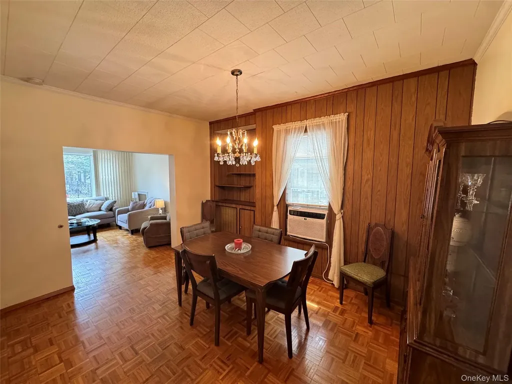 2590 37th Street Astoria NY 11103