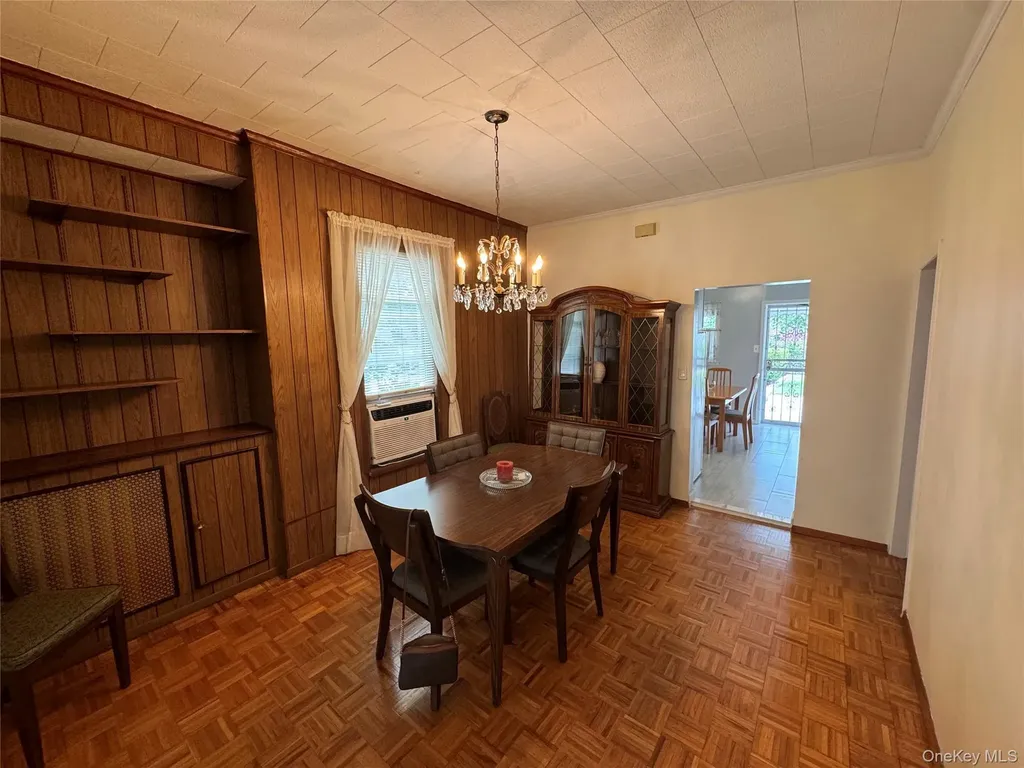 2590 37th Street Astoria NY 11103