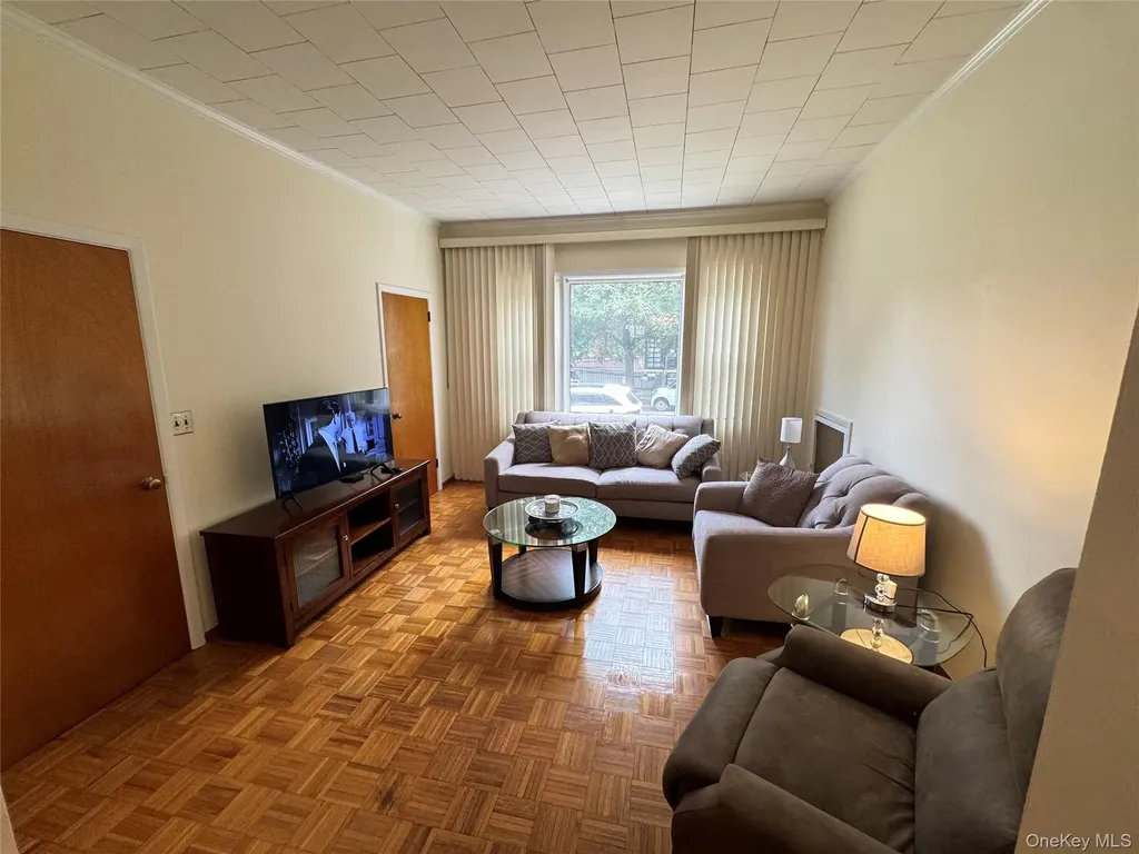 2590 37th Street Astoria NY 11103