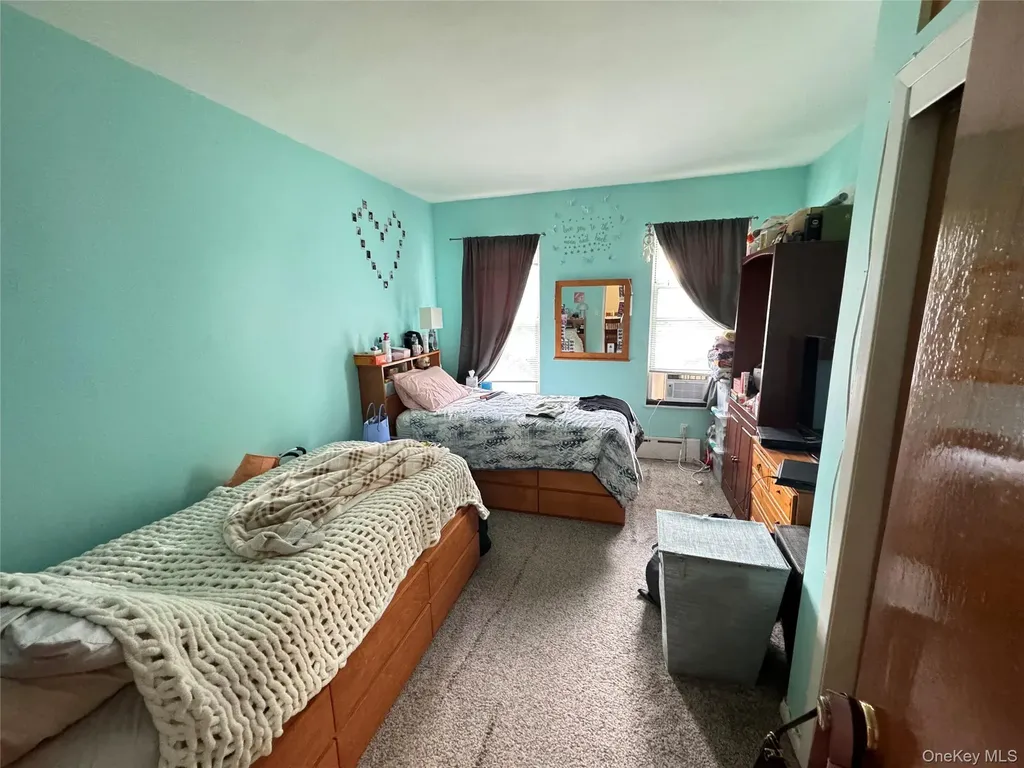 2590 37th Street Astoria NY 11103