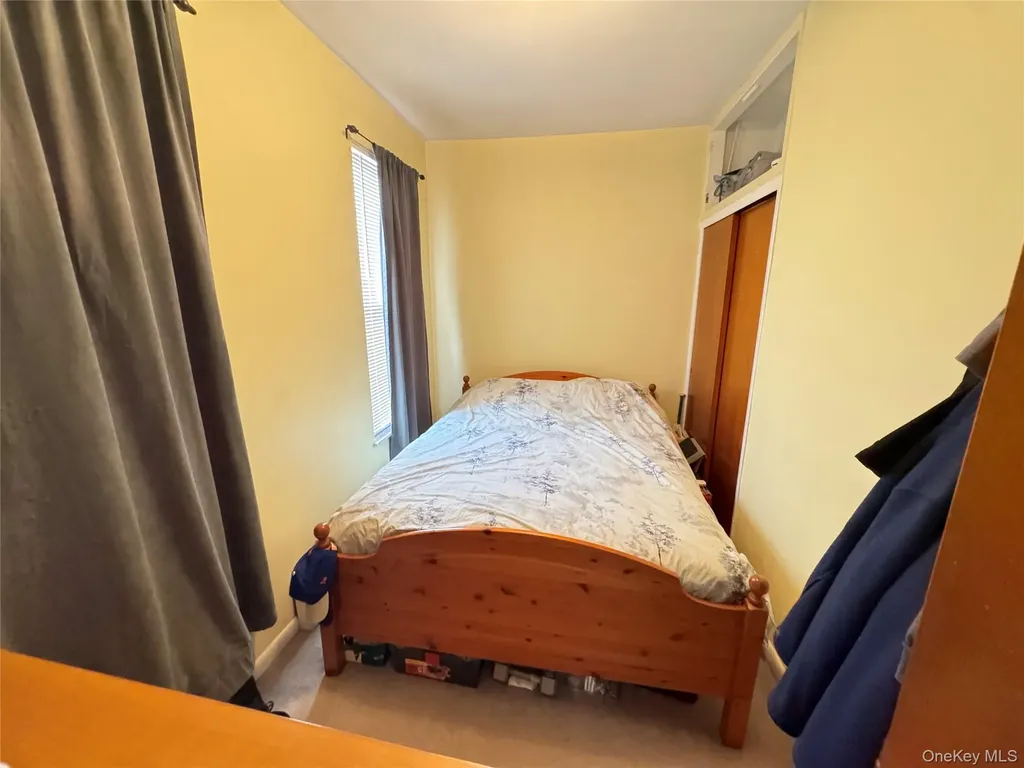 2590 37th Street Astoria NY 11103