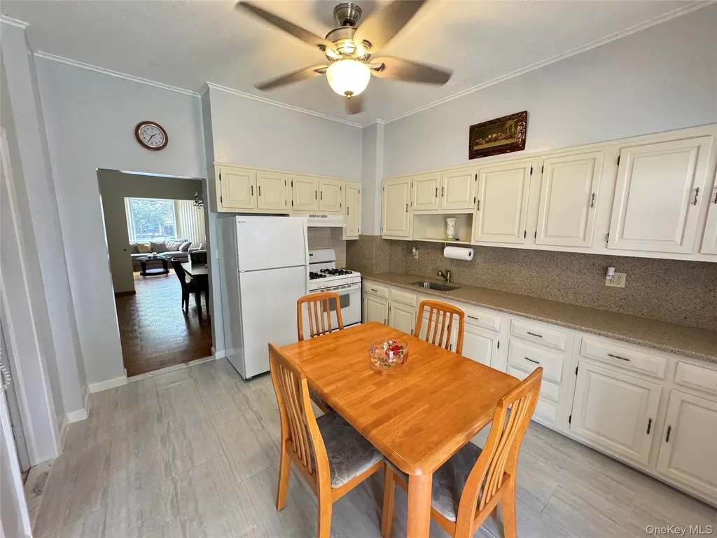2590 37th Street Astoria NY 11103