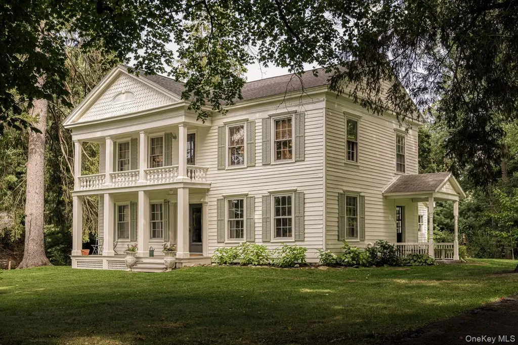 24 Van Wyck Lane Claverack NY 12534