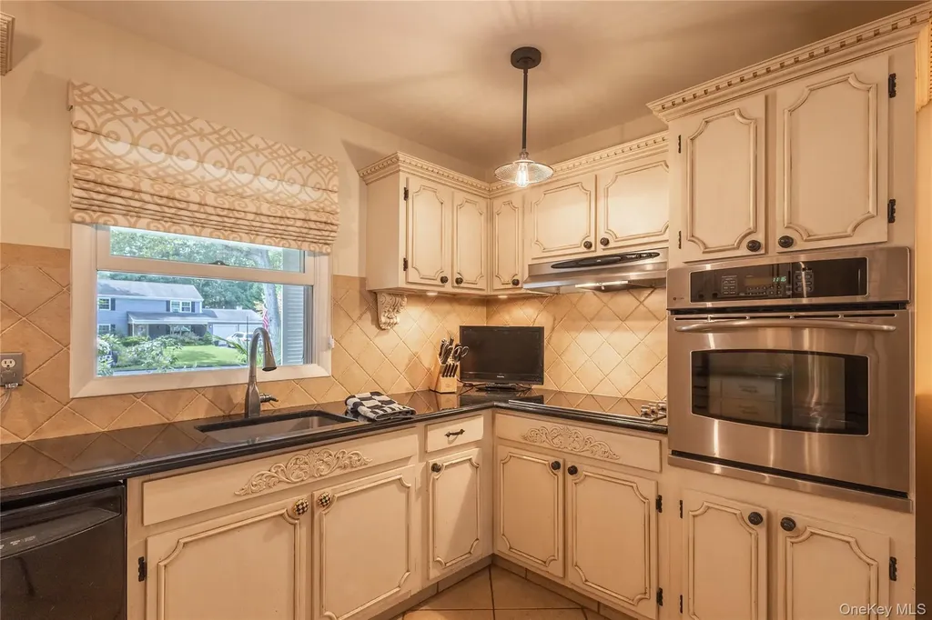 66 Barker Drive Stony Brook NY 11790