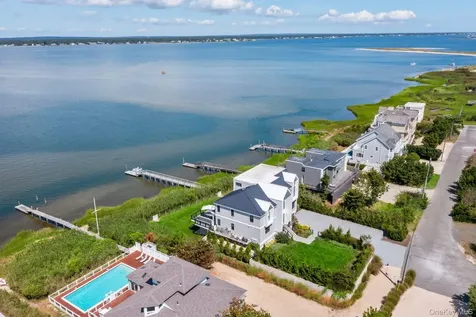 20 Cove Lane Westhampton Dunes NY 11978