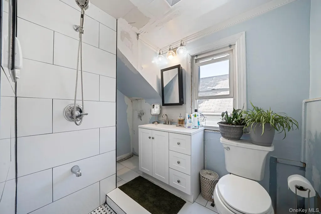 173 E Seaman Avenue Freeport NY 11520