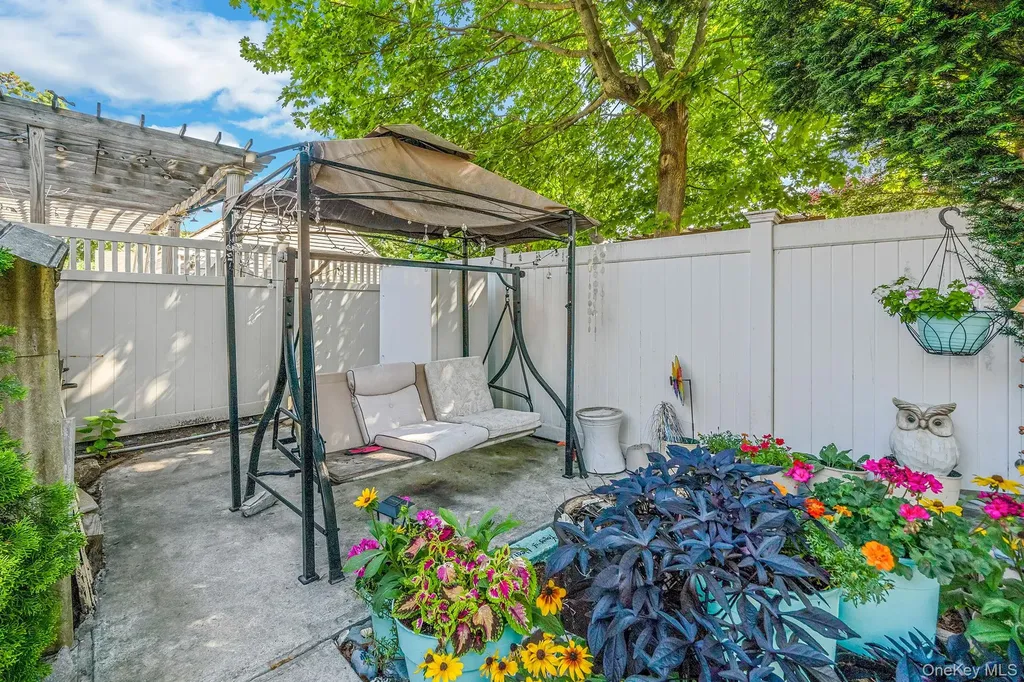 173 E Seaman Avenue Freeport NY 11520