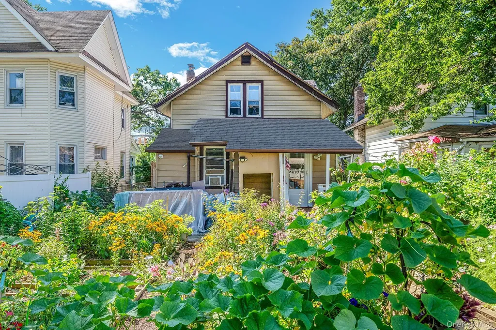 173 E Seaman Avenue Freeport NY 11520