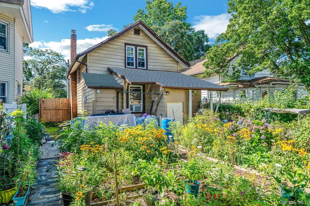 173 E Seaman Avenue Freeport NY 11520