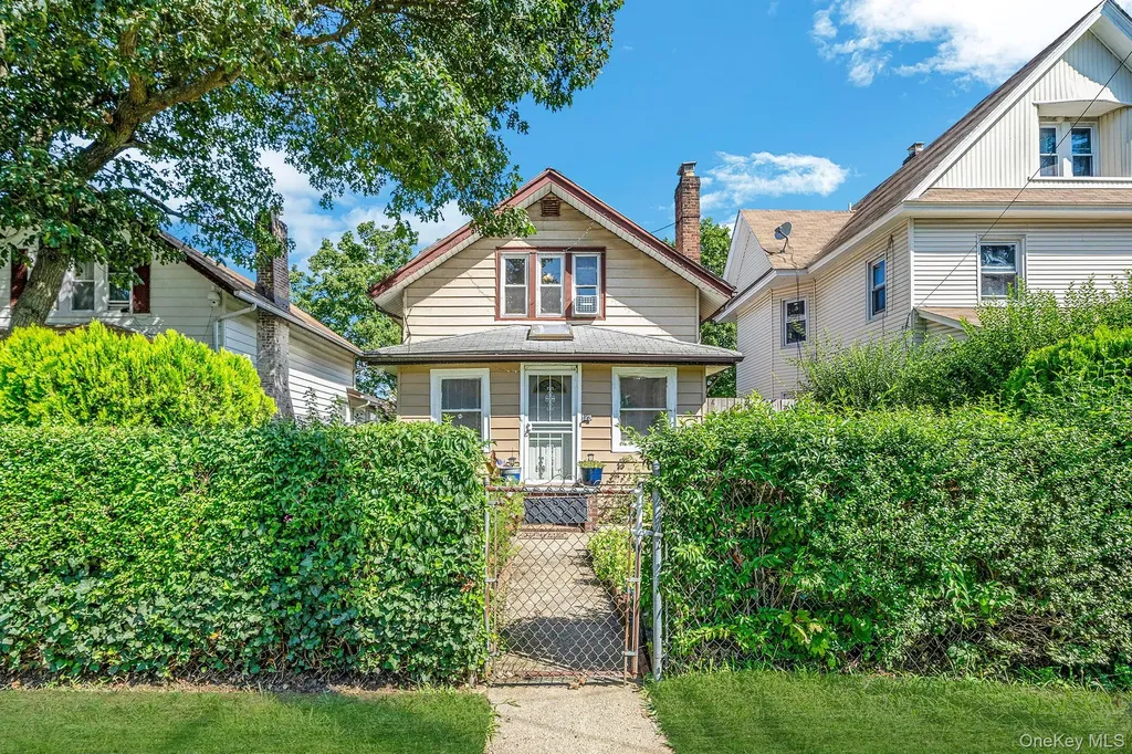 173 E Seaman Avenue Freeport NY 11520