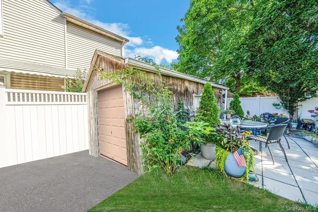 173 E Seaman Avenue Freeport NY 11520
