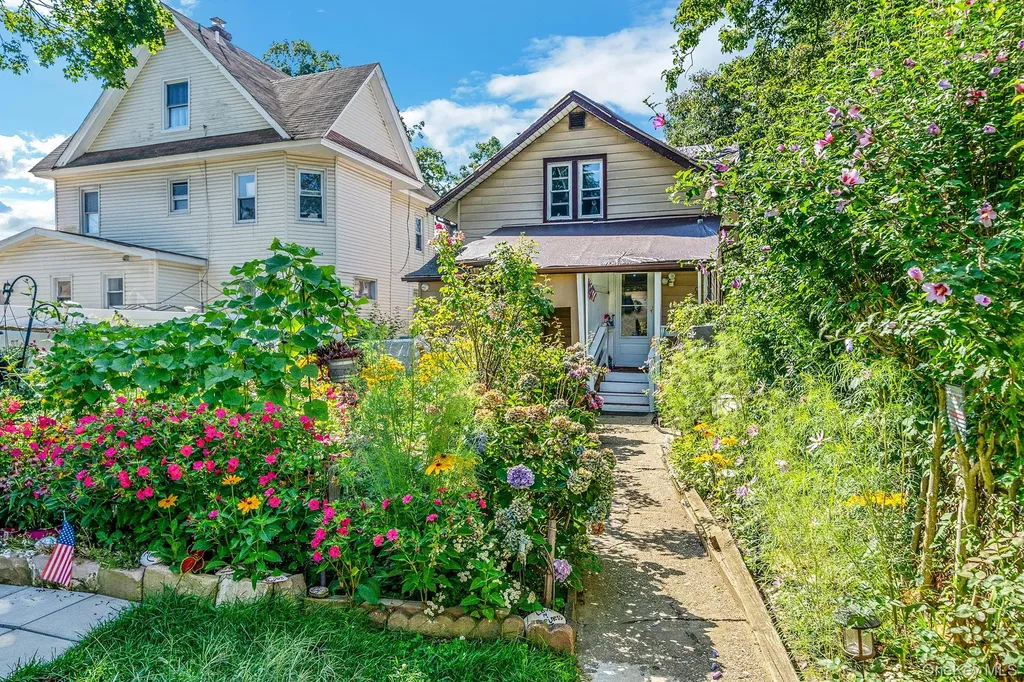 173 E Seaman Avenue Freeport NY 11520