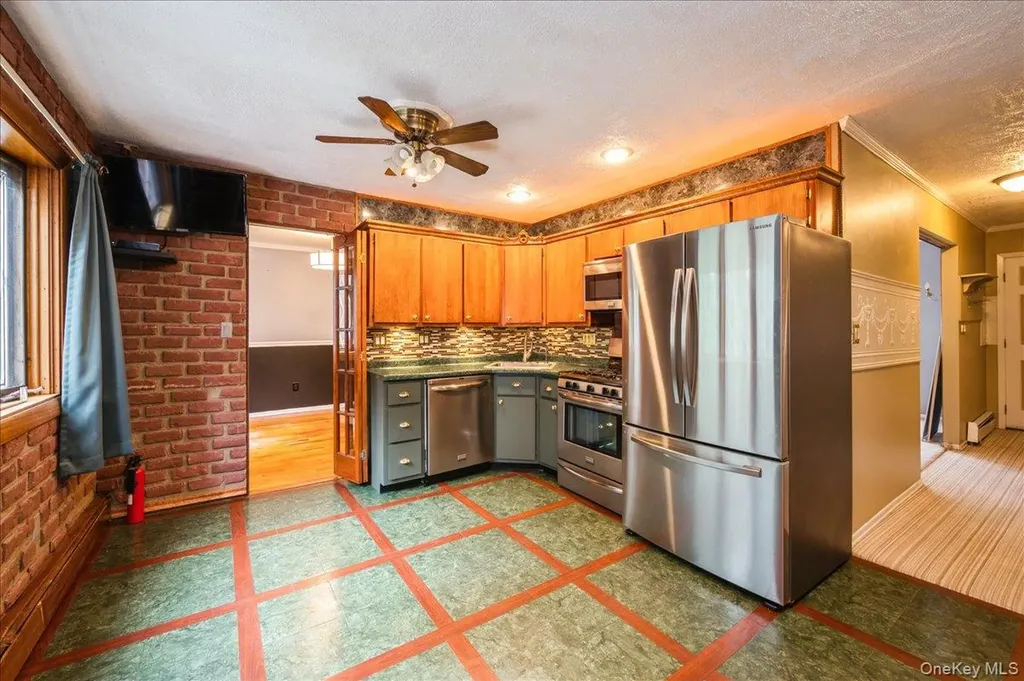 1014 Kings Parkway North Baldwin NY 11510
