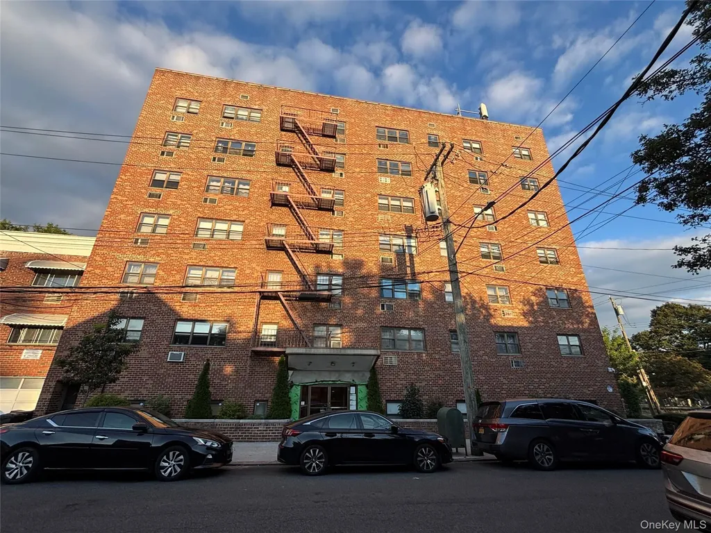 4200 Herkimer Place Bronx NY 10470