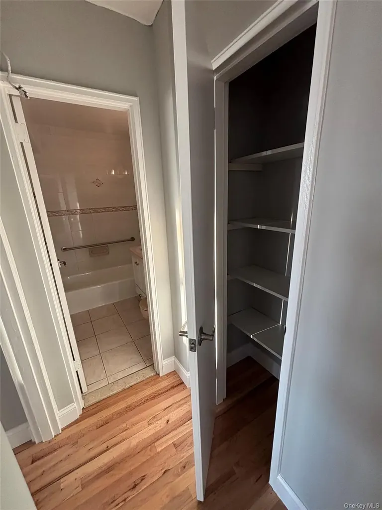 4200 Herkimer Place Bronx NY 10470