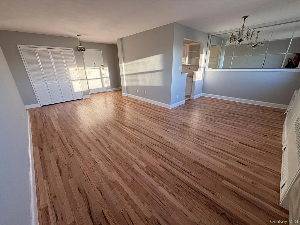 4200 Herkimer Place Bronx NY 10470